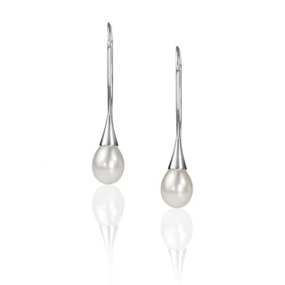 Pearl drop earrings